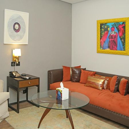 Ambiance Boutique Art Hotel ラホール 部屋 写真 A room at the hotel
