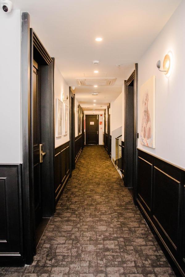 Ambiance Boutique Art Hotel ラホール エクステリア 写真 A typical corridor